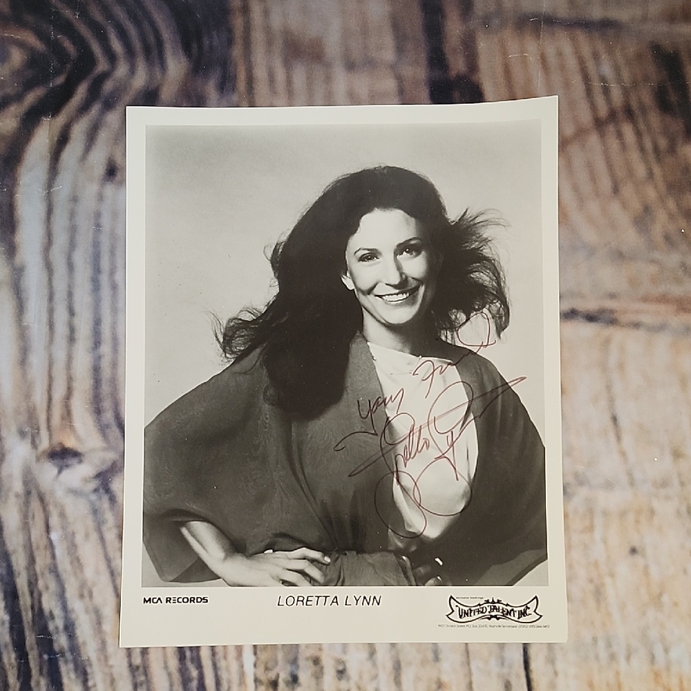 Loretta Lynn Signed Picture
